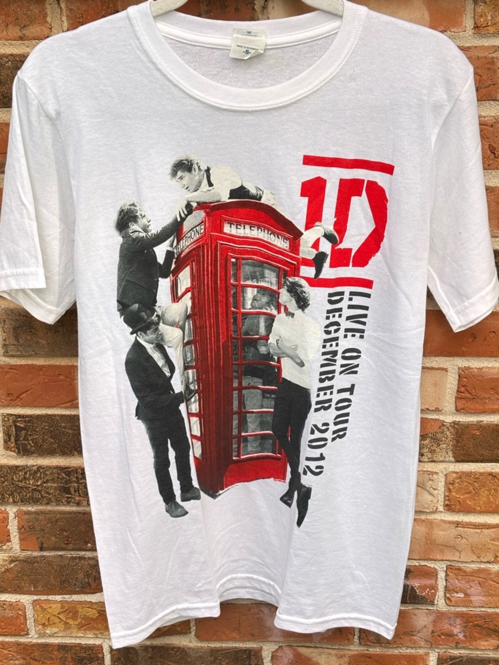 One Direction Take Me Home Tour 2012. T-Shirt. Unisex Size Small
